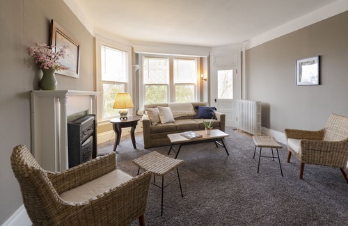Wausau Apartment | Large 2 Bedroom 2 Bath Apartment in Historic Manson House