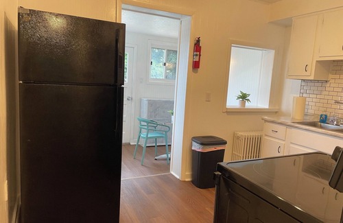 McKnight Apartment | Large 2-bedroom apartment/1 Bath in nice Pittsburgh with AC