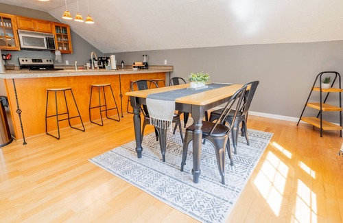 Lake Lure House | Large 2 Bedroom Home With Full Kitchen, 2 Minutes From Lake and Amenities