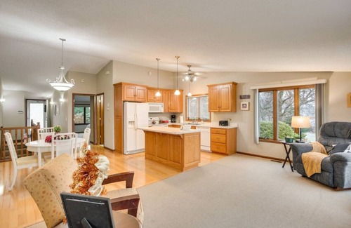 Howard Lake House | Large 2 bedroom on the water!