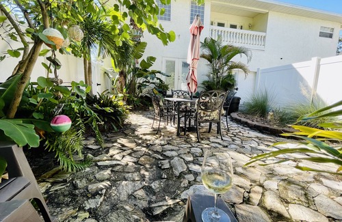 St. Petersburg House | Large 2 Bedroom Suite with Secret Garden—5 min from downtown!