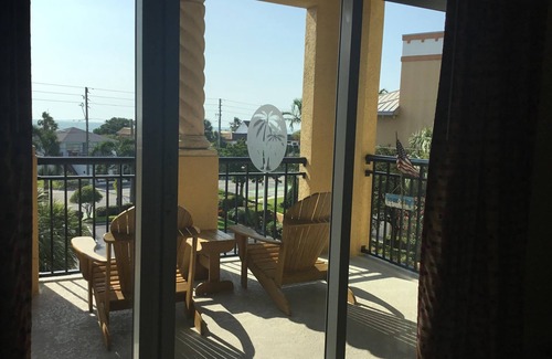 Treasure Island Condo | Large 2 Bedroom, 2 Bathroom Beach Condo - w/Beach, Household, Cleaning Supplies