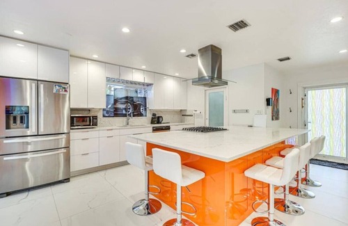 Nautilus Isle House | Large 2 bedroom with gorgeous pool and Sauna