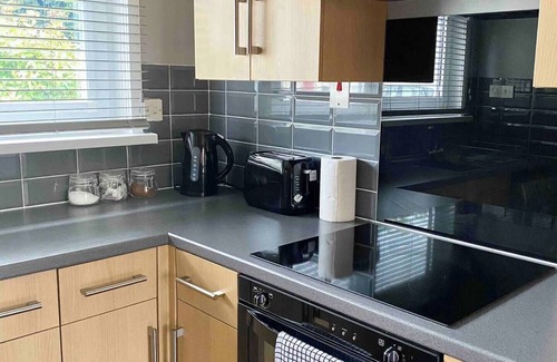 Hereford House | Large 2-BR | City Home | Free Parking | Sleeps 6