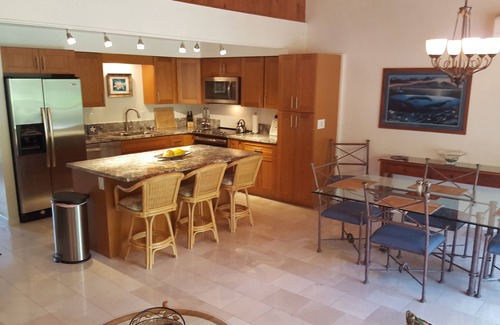 Kihei Condo | Large 2 Floor Condo - Wifi/Central Air & Pool Across From Beach - Lots of Extras