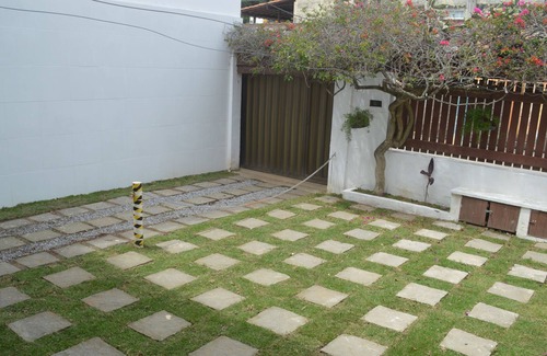 Praia dos Anjos House | Large 2 Storey House (Sleeps 10)