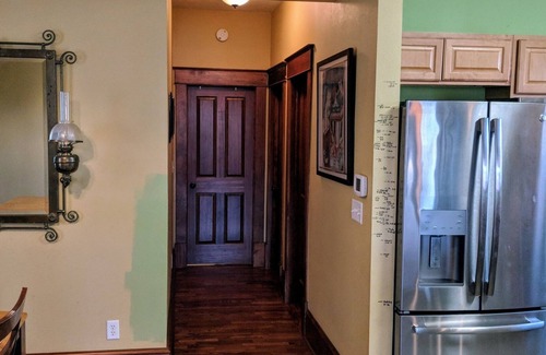 Meadow Glen House | Large, 2-story Victorian home, w/huge backyard & Flatiron views! Ideal location