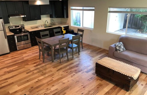 Santa Clara House | Large 2B 2.5B with 2 Parking spots