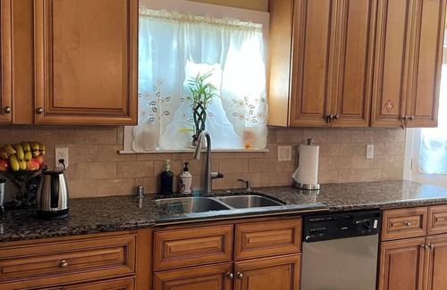Gardena House | Large 2bd garden home w/free parking near LAX, beaches, stadiums, freeways