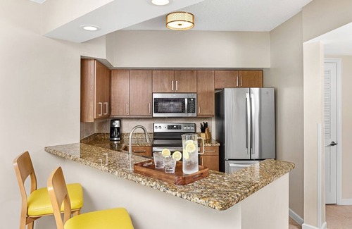 Doral Apartment | Large 2BR condo in Marriott's Villas at Doral. 10 mins to Miami Airport