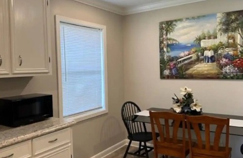 Sulphur House | LARGE 3/1 home close to refinery/casino/food