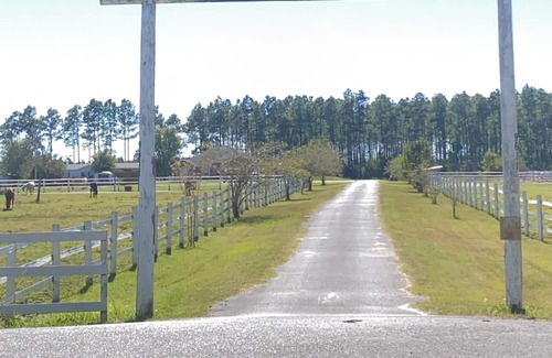 Thomas Drive House | Large 3/4 bedroom on active Horse Farm; 7 miles from the Beach; Pond: Barn: Pool