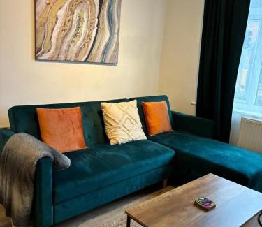 Awsworth House | Large 3 Bed House - Awsworth - J26 M1 - Ideal for Contractors or Families - Sleeps - 6