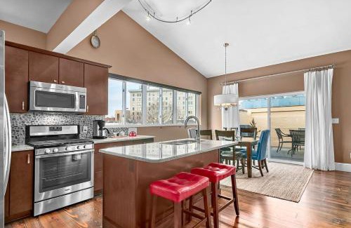 Downtown Asheville Apartment | Large 3 Bedroom 40 Foot Terrace