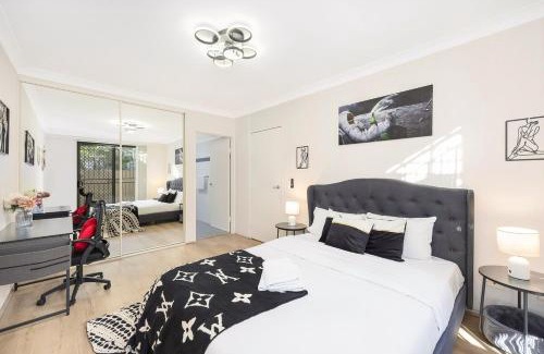 Redfern Apartment | Large 3 bedroom apartment in Redfern