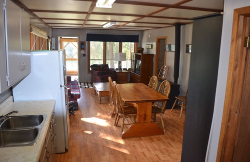 Marten River Cottage | Large 3 Bedroom Cottage on Private Lake in Marten River, ON - Olive the Lake Cottage #4