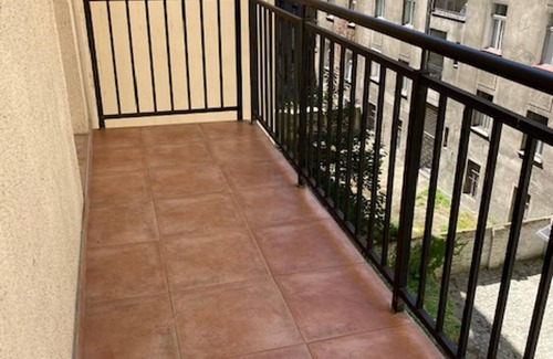 Andel Apartment | Large 3 Bedroom Family Apartment With Balcony