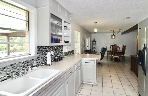 Claiborne House | Large 3-bedroom house in the heart of West Monroe