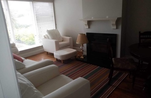 Fenit House | Large 3 bedroom house with deck