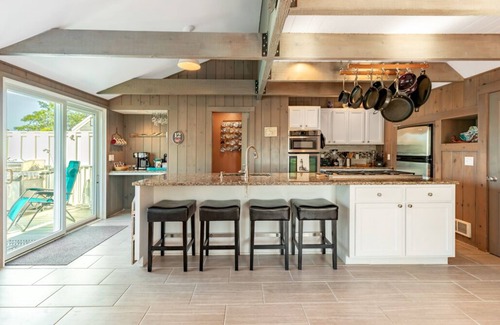 Provincetown House | Large 3 BR/2.5 Bath, Two Blocks from Town, Two Parking Spots, Monument View