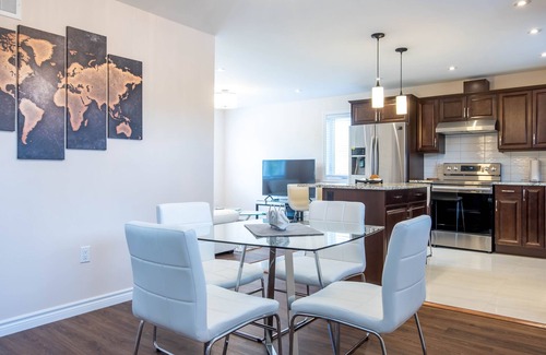 Rosemount House | Large 3bdrm Duplex in the Heart of Kitchener!