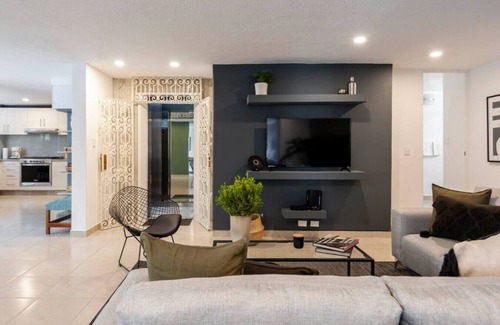 La Condesa Apartment | Large 3BR Apartment with exceptional street views