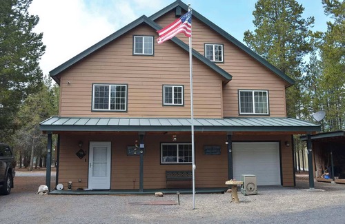 Gilchrist House | Large 3BR Retreat w Deck Views & Outdoor Adventure Access