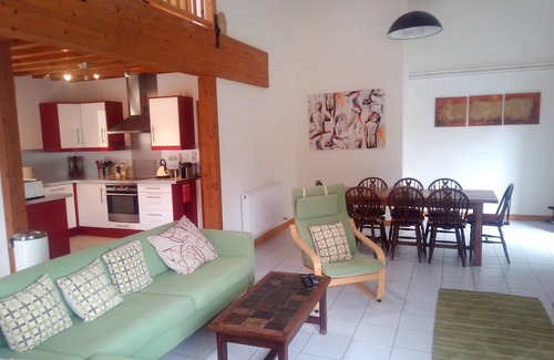 Le Buisson-de-Cadouin House | Large 4 Bedroom, 2 bathroom house with large private pool.