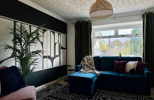Headington House | Large 4 bed, 3 bathroom, Parking