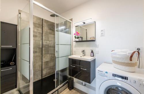 Mont-Mesly Apartment | Large 4 Bedroom Apartment near metro - only 30 minutes to Paris and Disneyland