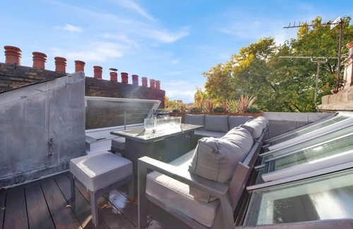 Tachbrook Apartment | Large 4 Bedroom Flat w Amazing Roof Terrace!