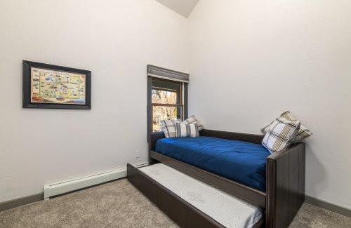 Grand Junction House | Large 4 Bedroom Home with Hot Tub and Fenced Yard