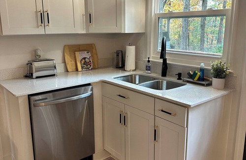 Murfreesboro House | Large 4-bedroom house in Murfreesboro with Game Room & Pet Friendly - Sleeps 12