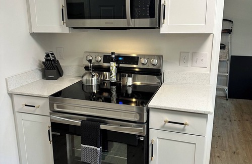 Murfreesboro House | Large 4-bedroom house in Murfreesboro with Game Room & Pet Friendly - Sleeps 12