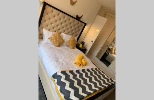 Wyken Condo | Large 4 Bedroom House in Central Coventry