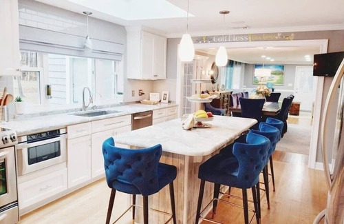 Wolcott House | Large 4 bedroom - Pool - Fire Pit