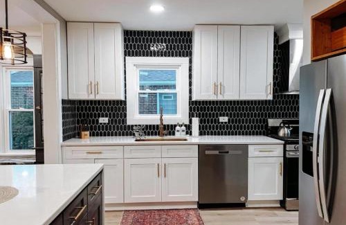 Cleveland House | Large 4 Bedroom Recently Renovated With Hot Tub