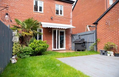 Openshaw House | Large 4 bedroom townhouse