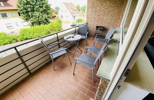Marienloh Apartment | Large 4 room accommodation + own parking spaces
