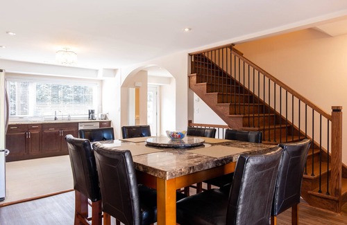 Rosemount House | Large 4bdrm Duplex in the Heart of Kitchener!