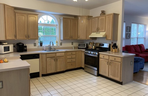 Brick House | Large 4br Beautiful Fully Furnished Home-Winter/Spring Serenity at the NJ Shore
