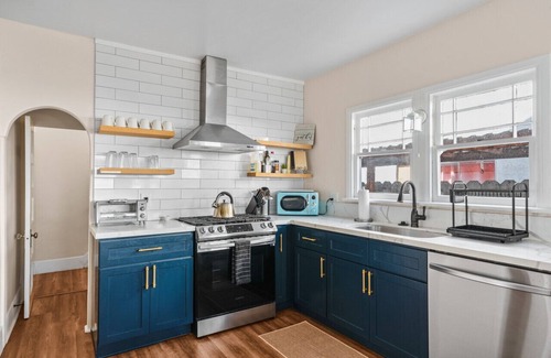 University Heights House | Large 4br Hillcrest home - sizable backyard