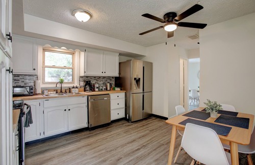 Wayne House | Large 4BR house w/a Downstairs Bedroom! Fenced Yard+Dog friendly+WFH