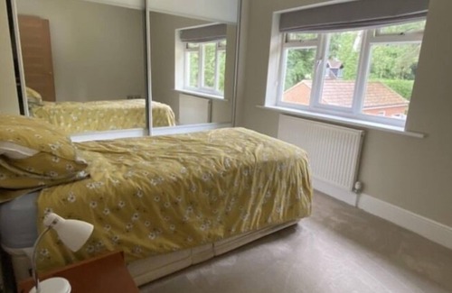 Ferndown House | Large 5 Bedroom Family home set within 3/4 acre of beautiful gardens