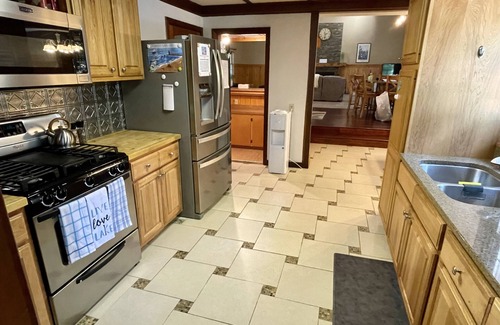 South Haven House | Large 5 bedroom home perfect for sharing with game parlor