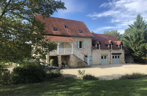Caylus House | Large 5 Bedroom House in Parisot, Tarn et Garonne with 15m Pool