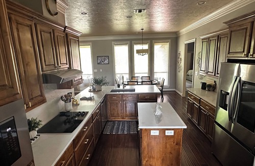 Wellborn House | Large 5 Bedroom Custom Home in Aggie-land, Fantastic location