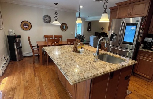 Roslyn Heights House | Large 5-Bedroom Home in Roslyn Heights/Ideal for Groups & Families
