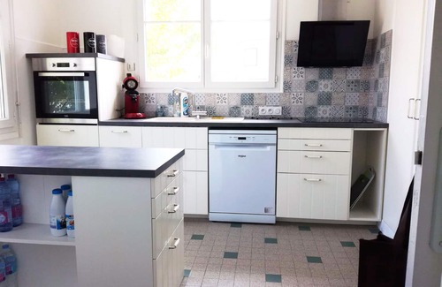 Ronce-les-Bains Villa | Large 5-bedroom villa, in the heart of town, close to the sea and shops, walking distance to the beach