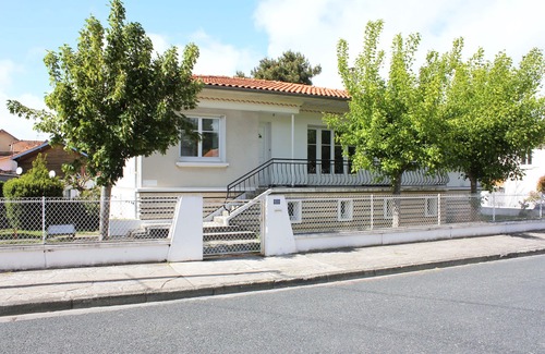 Ronce-les-Bains Villa | Large 5-bedroom villa, in the heart of town, close to the sea and shops, walking distance to the beach